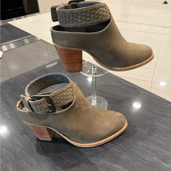 Mule style boot with ankle strap. Olive green. - Picture 1 of 9